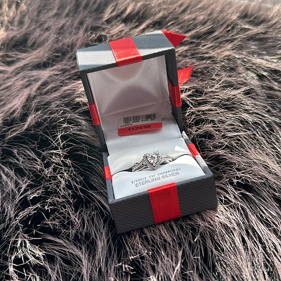 💎1/10CT TW Diamond Sterling Silver Heart Ring 🩵 - Picture 1 of 5